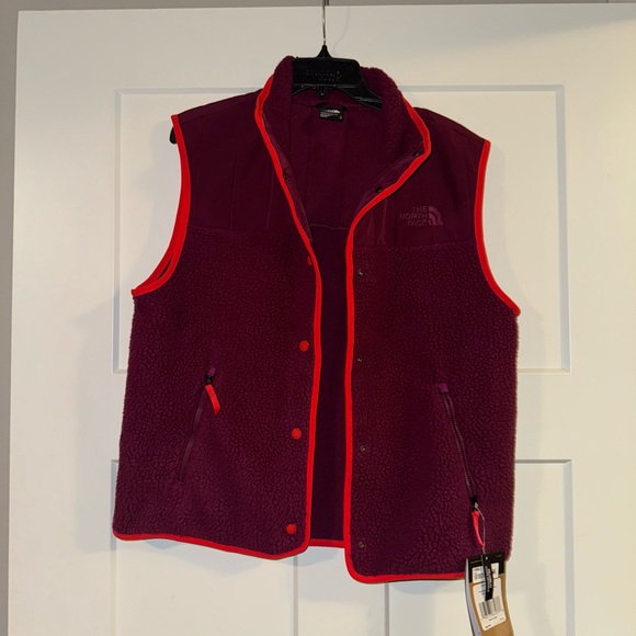 The North Face
Women's Cragmont Snap-Front Fleece Vest M - Picture 2 of 4
